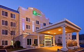 Holiday Inn Express Boston Milford