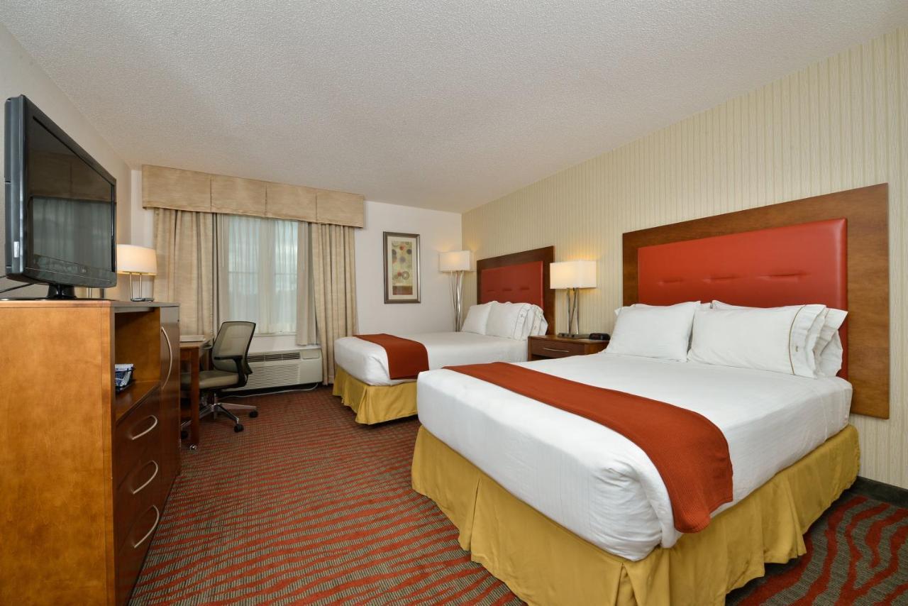 Holiday Inn Express Boston-Milford By Ihg Exterior photo