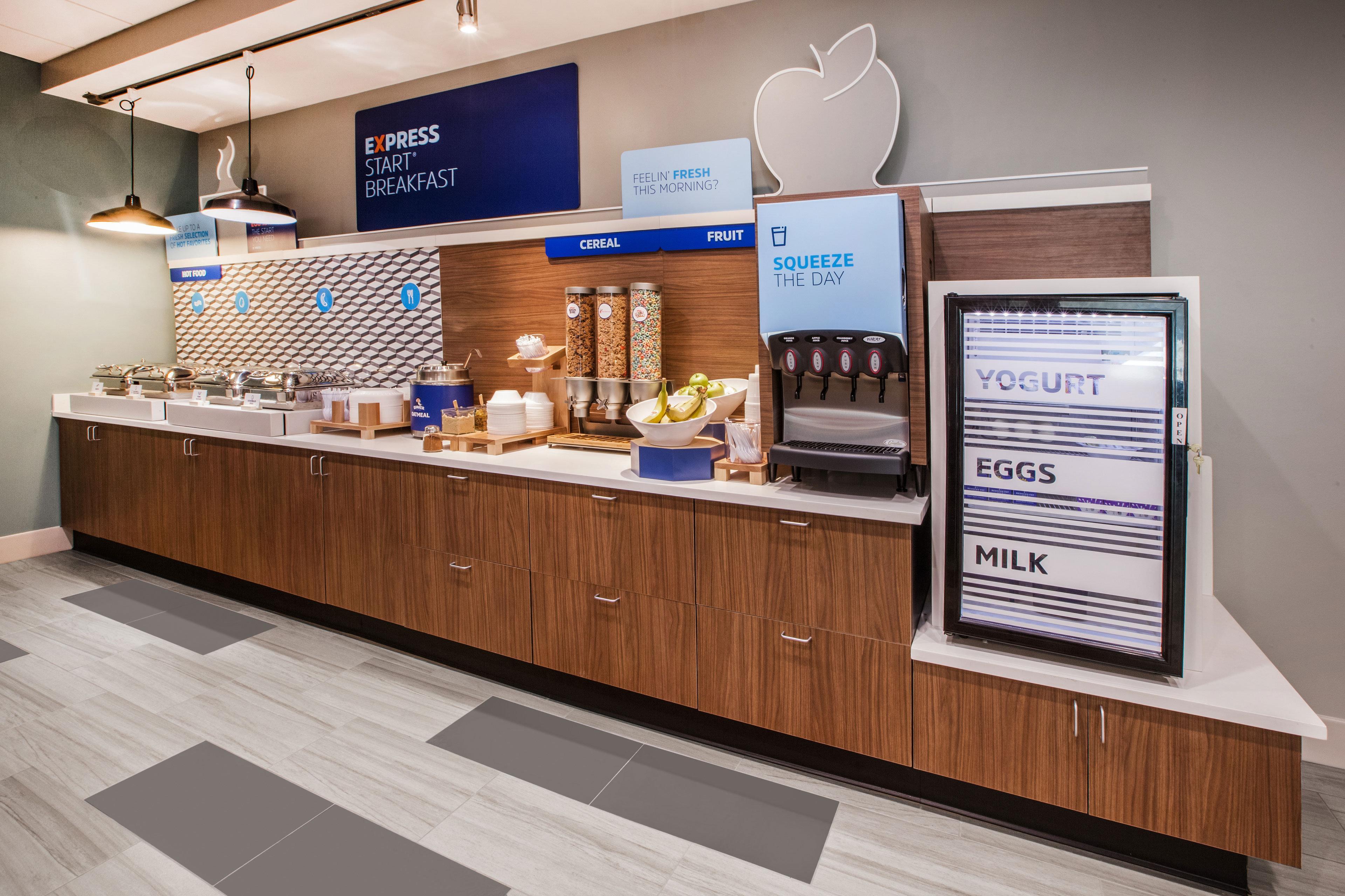 Holiday Inn Express Boston-Milford By Ihg Exterior photo