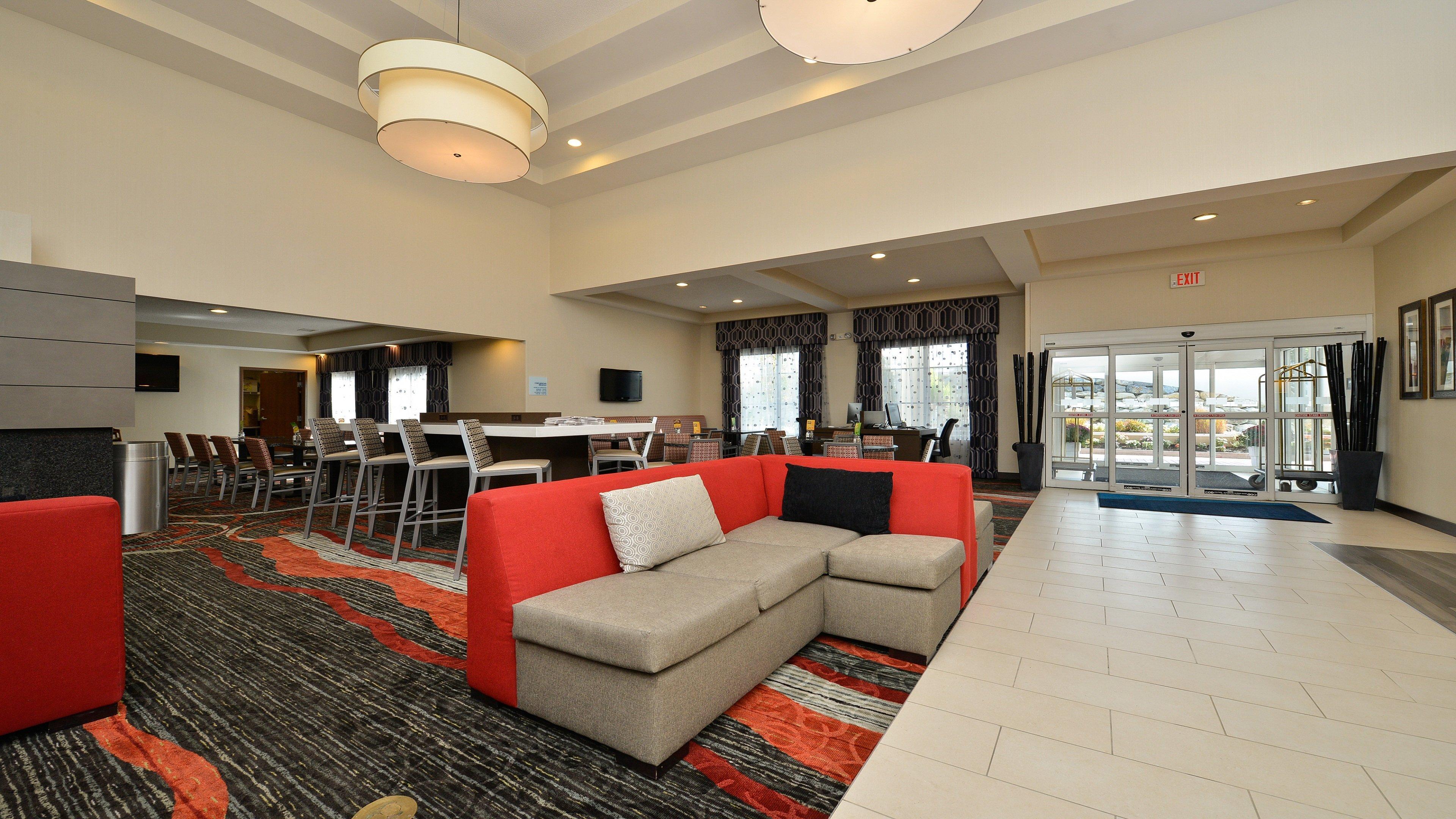 Holiday Inn Express Boston-Milford By Ihg Exterior photo